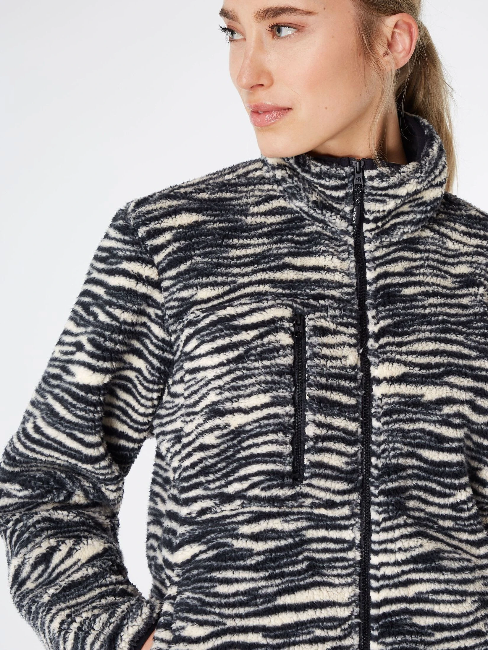 Protest Full Zip Top " PRTHOSTA In True Black 7 Protest Full Zip Top " PRTHOSTA In True Black – Bild 5