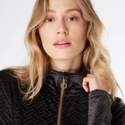 Protest Full Zip Top " PRTMISTLETOE In True Black 12 Protest Full Zip Top " PRTMISTLETOE In True Black -protest shop protest full zip top prtmistletoe in true black 4