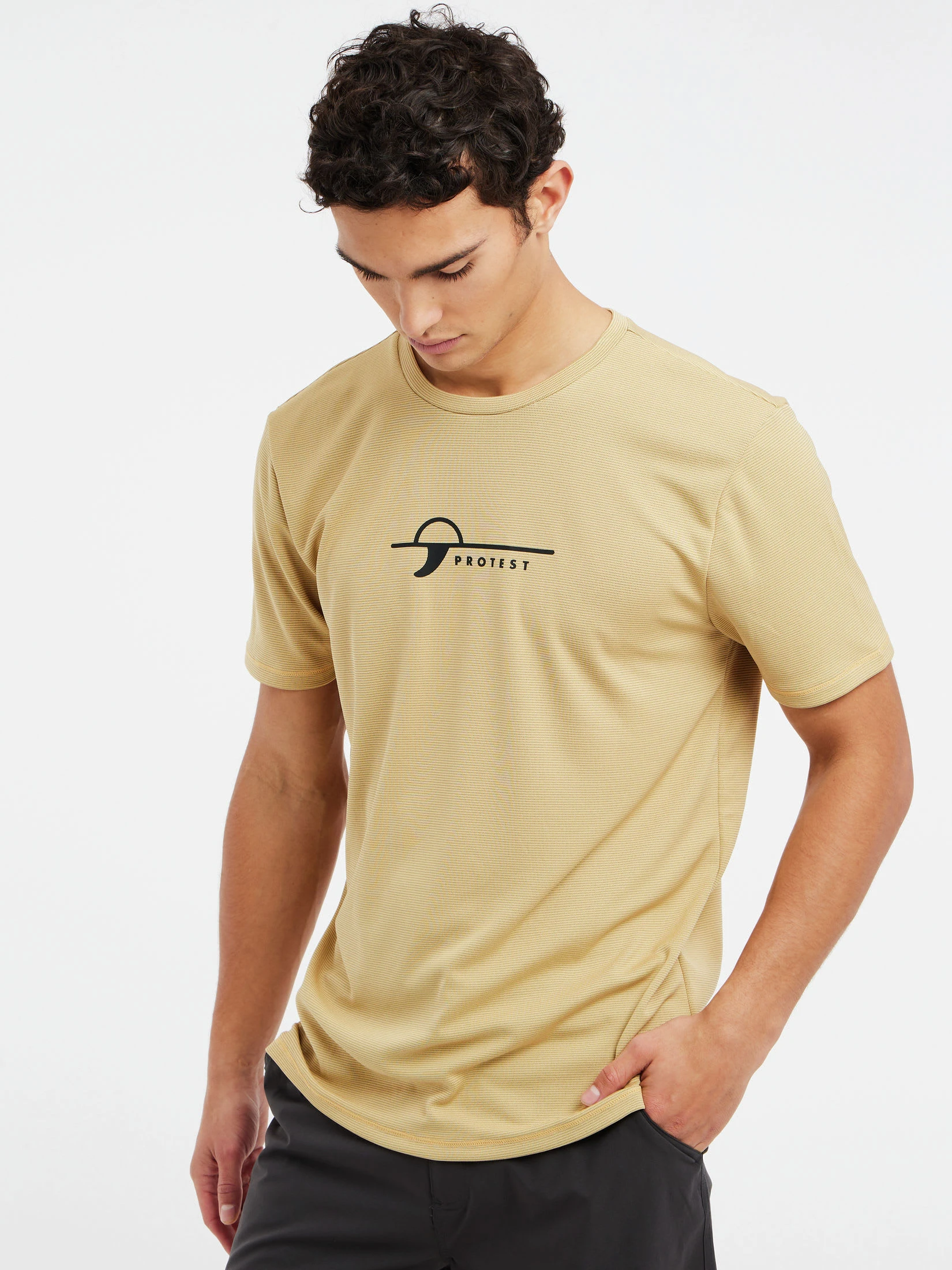 Protest Kurzarm-Rashguard " PRTLEGUNDI In ButterYellow 4 Protest Kurzarm-Rashguard " PRTLEGUNDI In ButterYellow – Bild 2