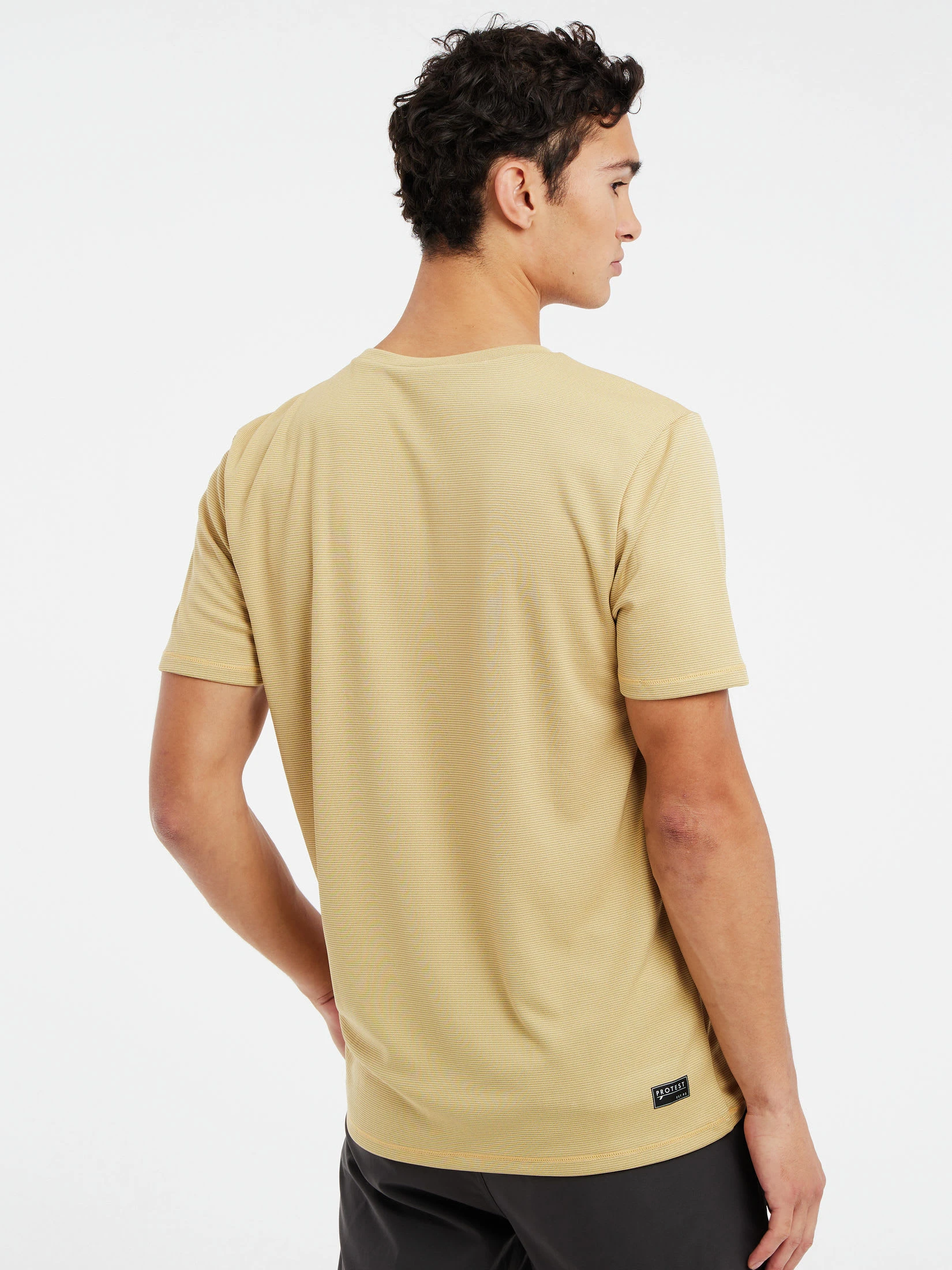 Protest Kurzarm-Rashguard " PRTLEGUNDI In ButterYellow 6 Protest Kurzarm-Rashguard " PRTLEGUNDI In ButterYellow – Bild 4