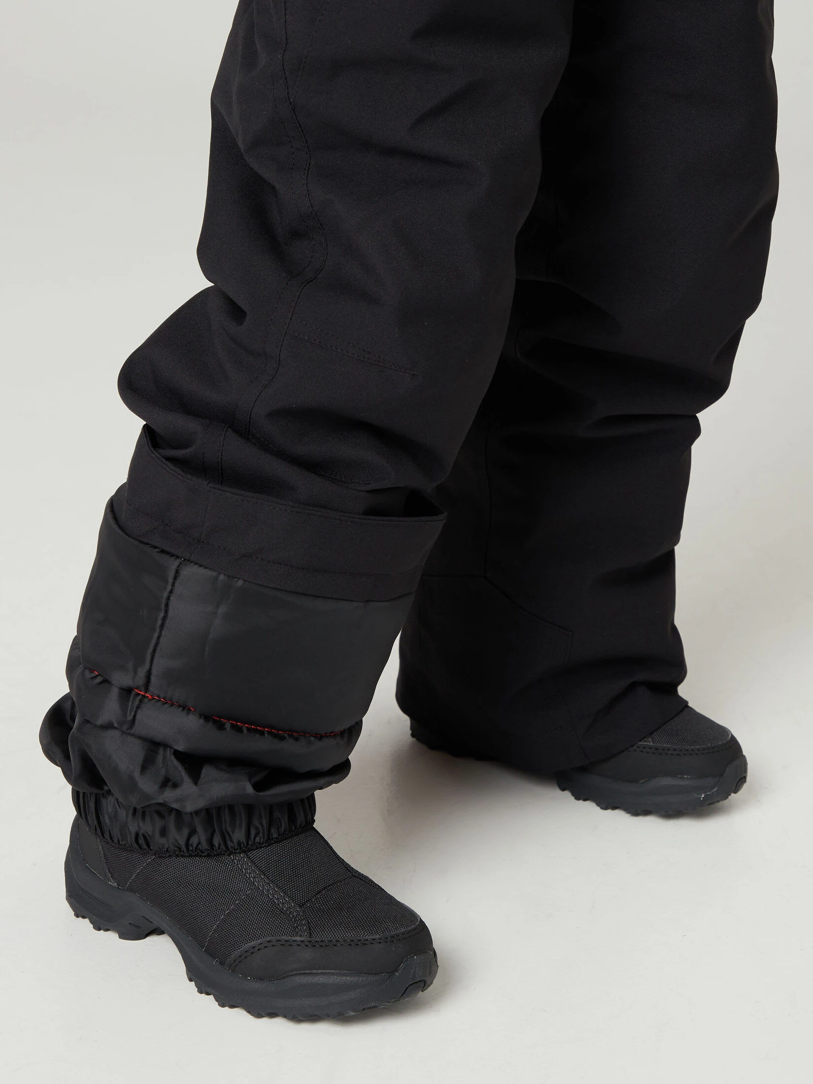 Protest Latzhose " PRTNEUTRAL TD In True Black 6 Protest Latzhose " PRTNEUTRAL TD In True Black – Bild 4