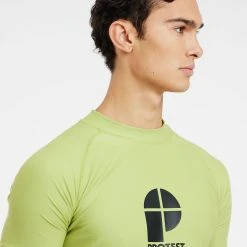Protest Rashguard Short Sleeve " PRTCATER In AlgaeGreen 14 Protest Rashguard Short Sleeve " PRTCATER In AlgaeGreen -protest shop protest rashguard short sleeve prtcater in algaegreen 5