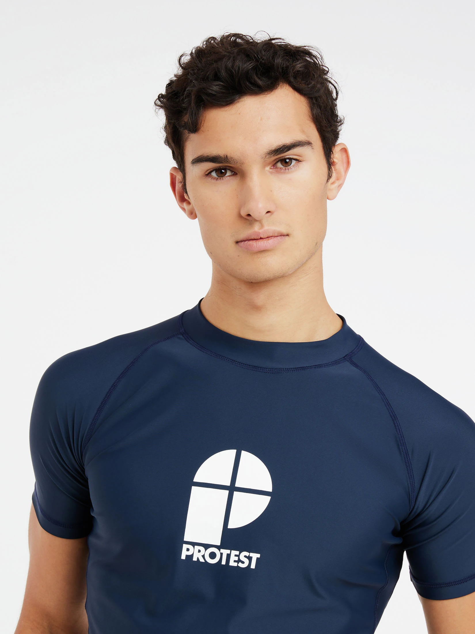 Protest Rashguard Short Sleeve " PRTCATER In Night Skyblue 8 Protest Rashguard Short Sleeve " PRTCATER In Night Skyblue – Bild 6