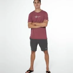 Protest Rashguard Short Sleeve " PRTLEGUNDI In Roan Rougebordeaux -protest shop protest rashguard short sleeve prtlegundi in roan rougebordeaux 2