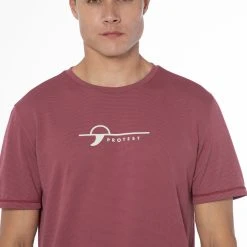 Protest Rashguard Short Sleeve " PRTLEGUNDI In Roan Rougebordeaux -protest shop protest rashguard short sleeve prtlegundi in roan rougebordeaux 5