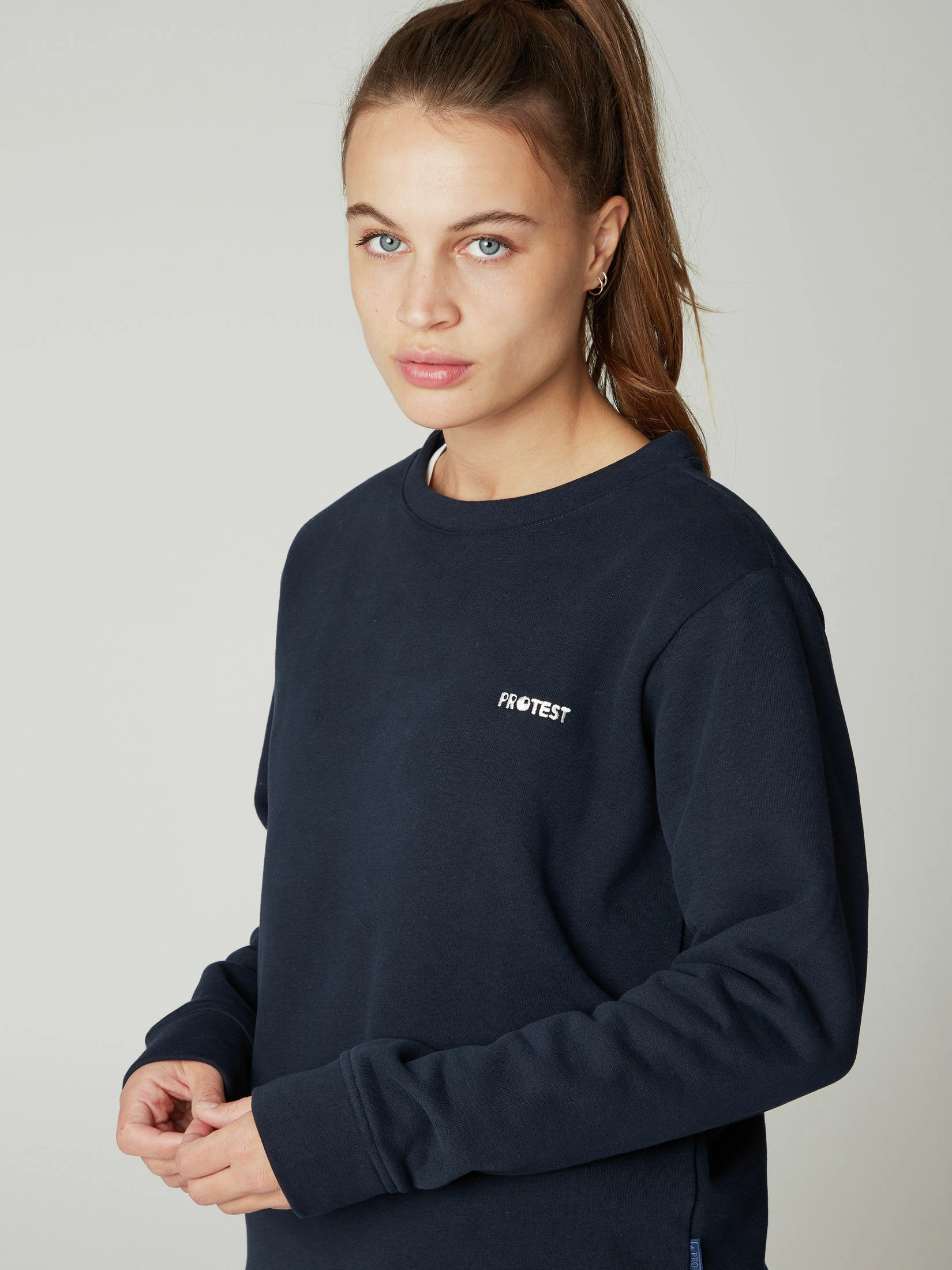 Protest Sweatshirt " PRTMANSIRI In Vivid Blue 8 Protest Sweatshirt " PRTMANSIRI In Vivid Blue – Bild 6