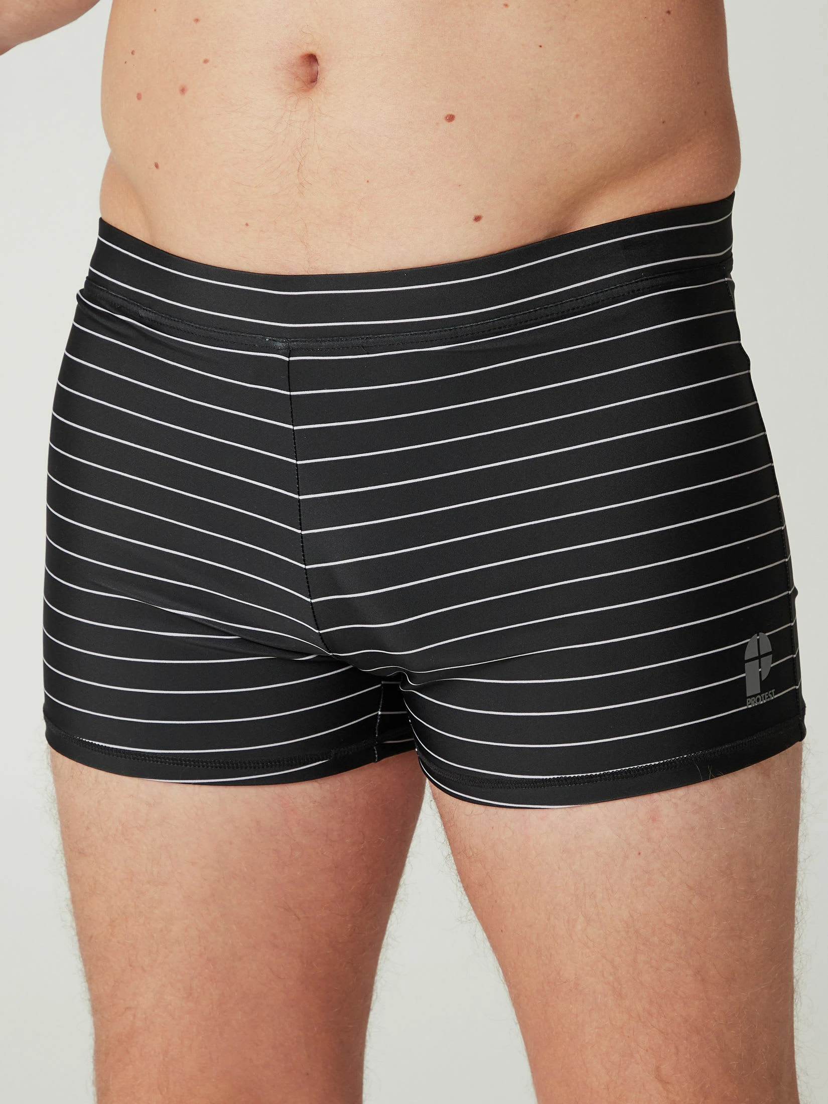 Protest Swimtrunk " PRTCLAUDE In True Black 8 Protest Swimtrunk " PRTCLAUDE In True Black – Bild 6