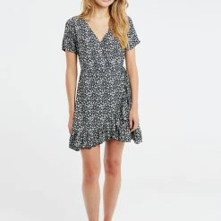 Protest Wickelkleid " PRTSKY 23 In True Black -protest shop protest wickelkleid prtsky 23 in true black 2